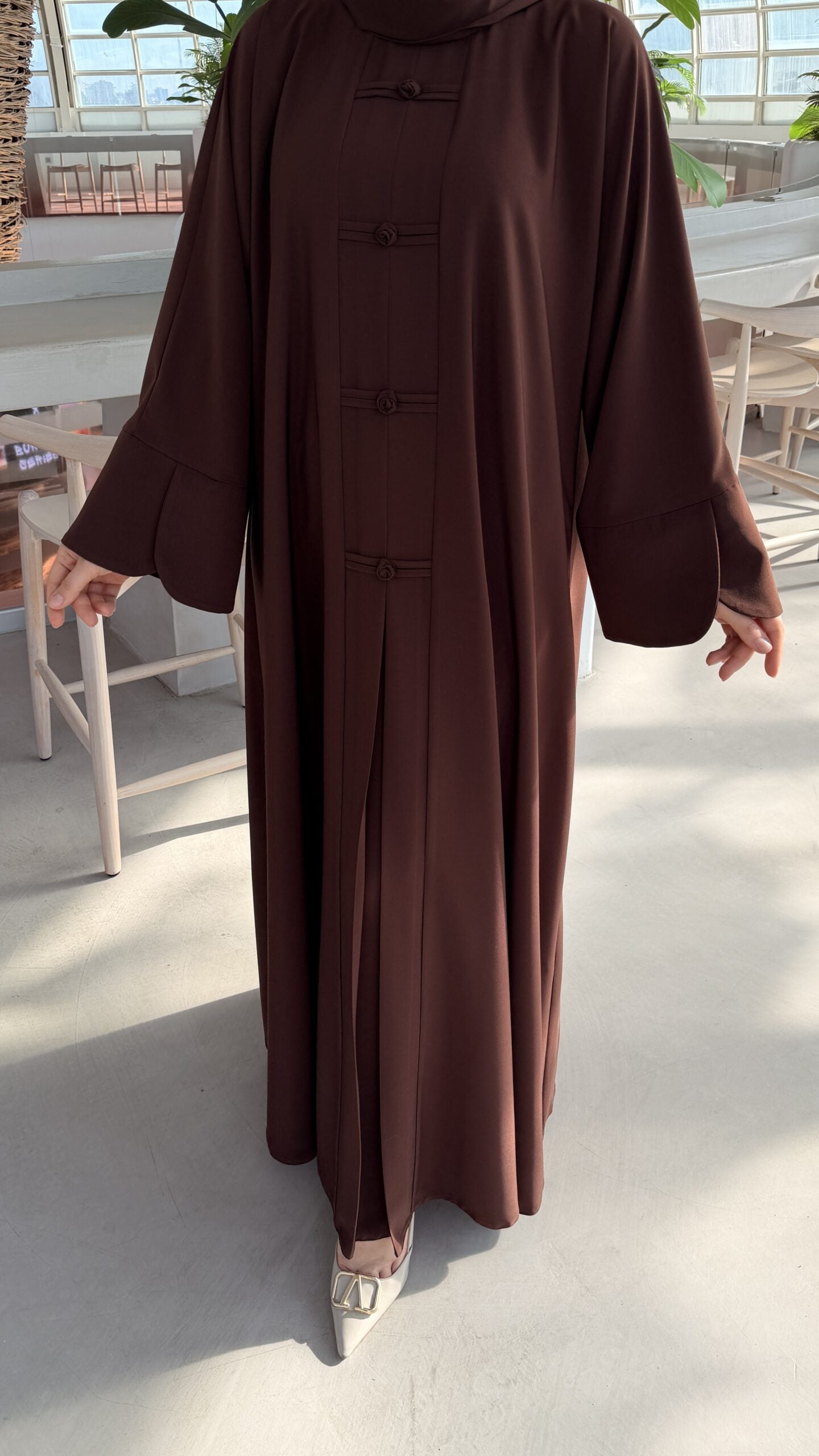 Hanzade Abaya Acı Kahve kumaş detayı - Mayha Couture abaya