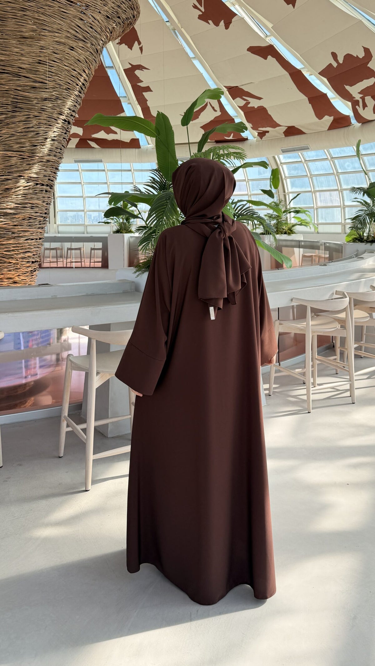 Hanzade Abaya Acı Kahve stil detayı - Mayha Couture abaya