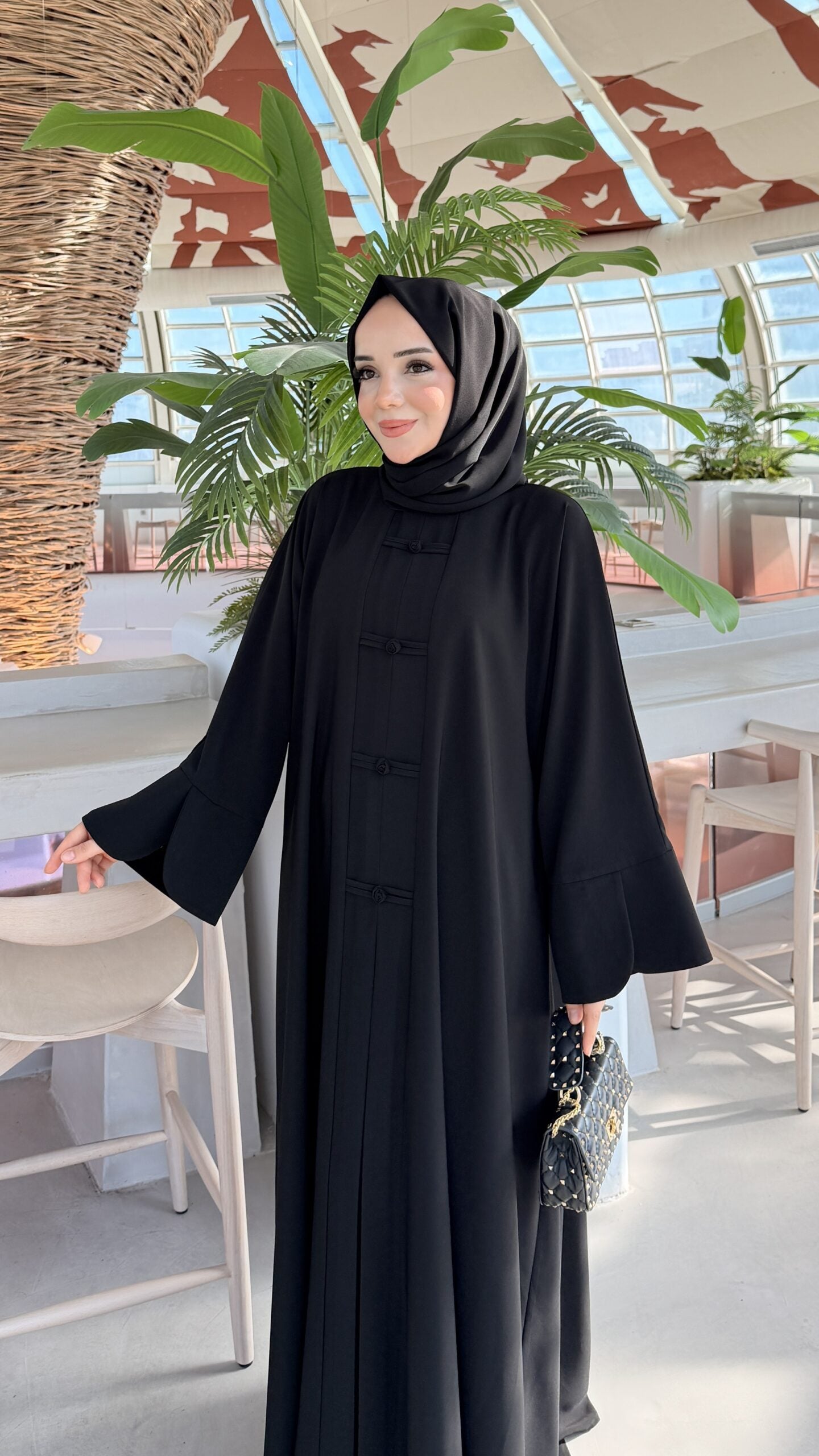 Hanzade Abaya Siyah ön görünüm - Mayha Couture abaya