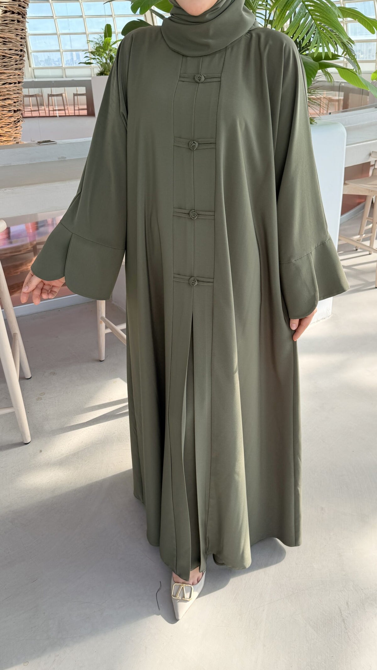 Hanzade Abaya Haki stil detayı - Mayha Couture abaya