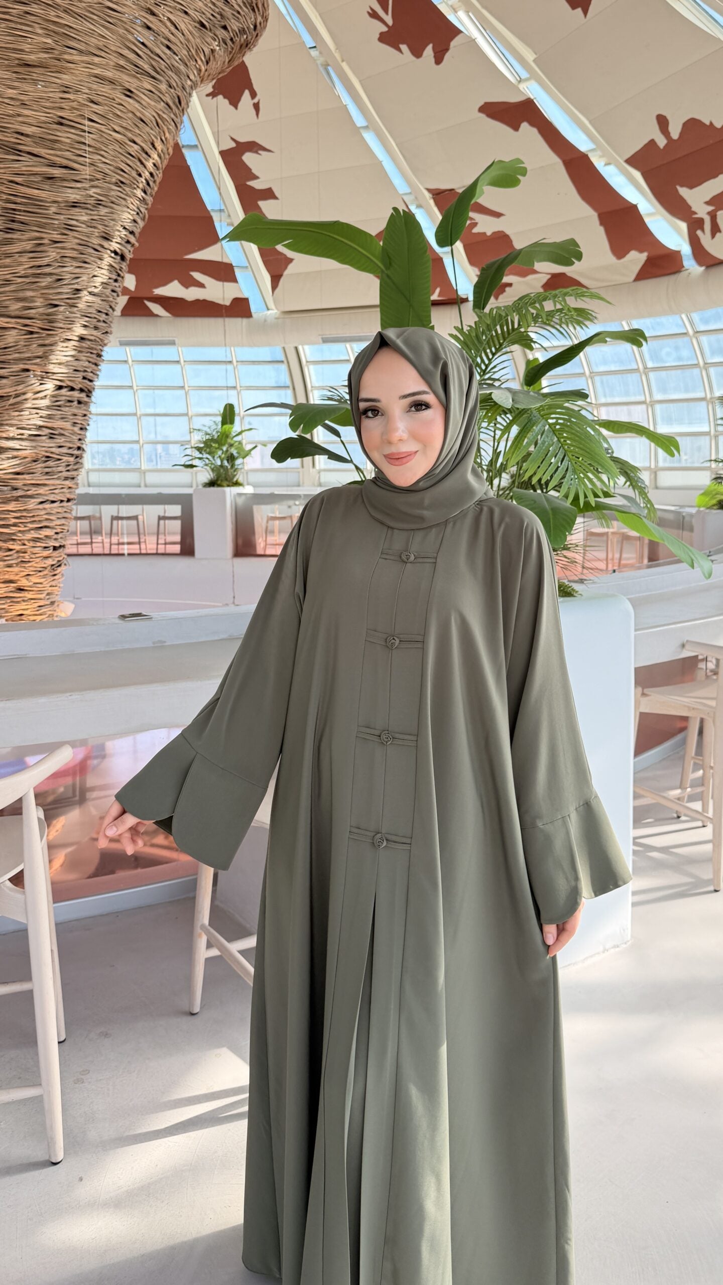 Hanzade Abaya Haki kumaş detayı - Mayha Couture abaya