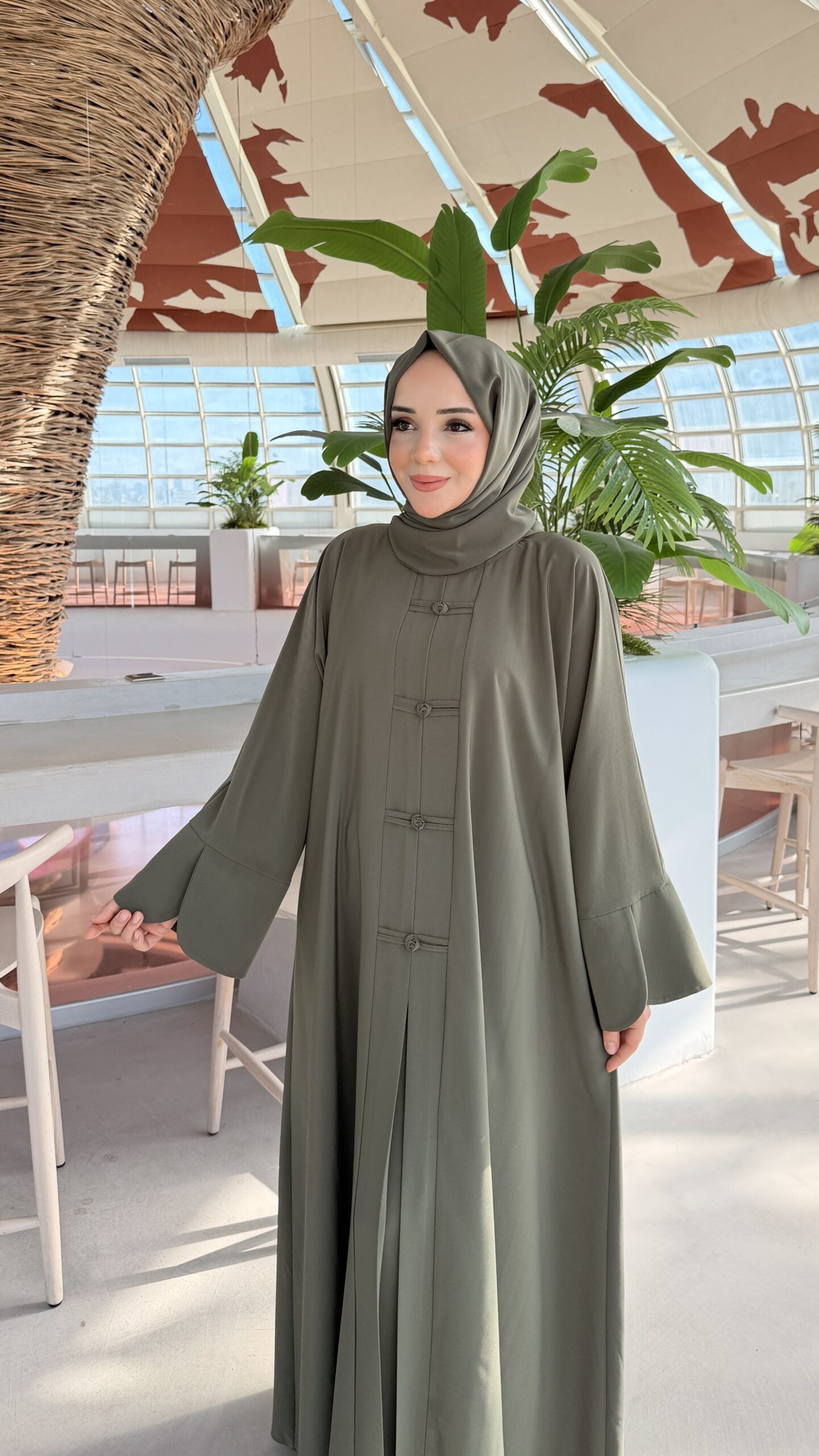 Hanzade Abaya Haki yan görünüm - Mayha Couture abaya