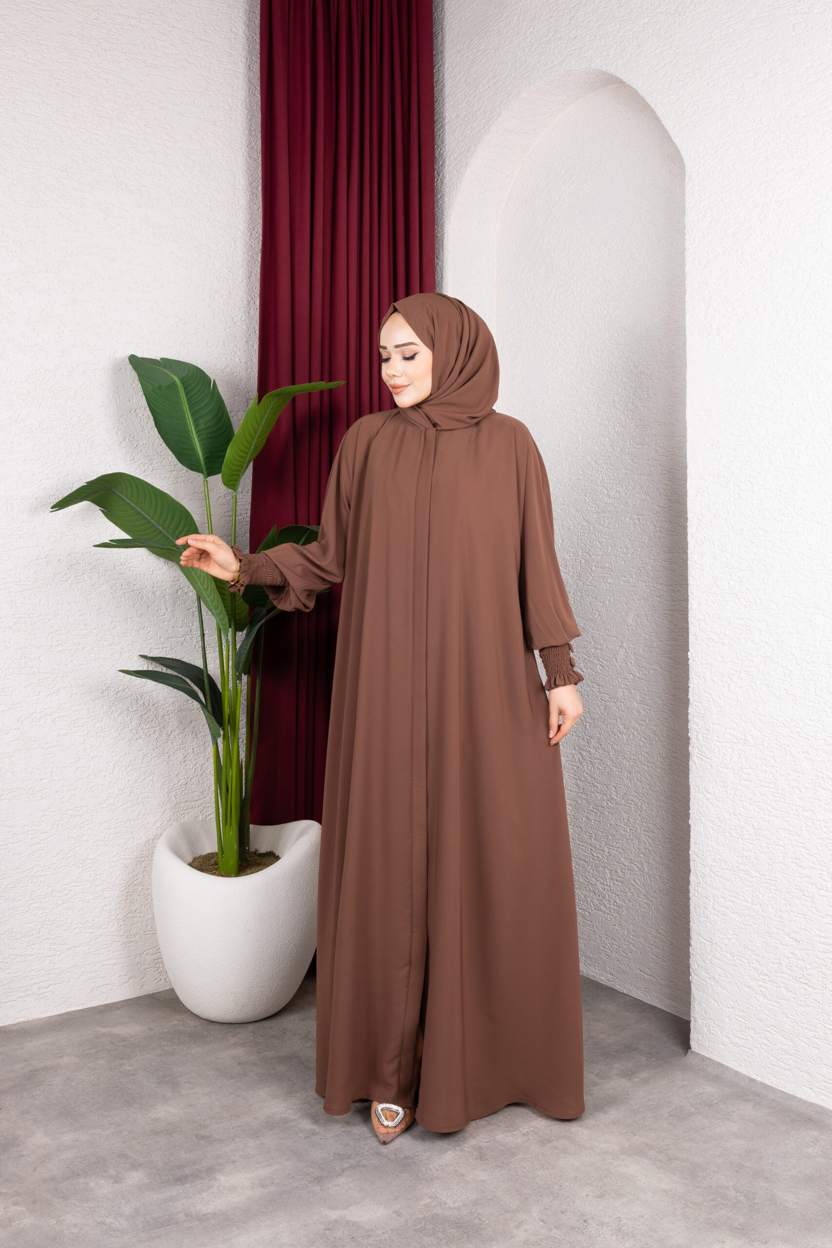 Sultan Abaya Kahve ön görünüm - Mayha Couture abaya
