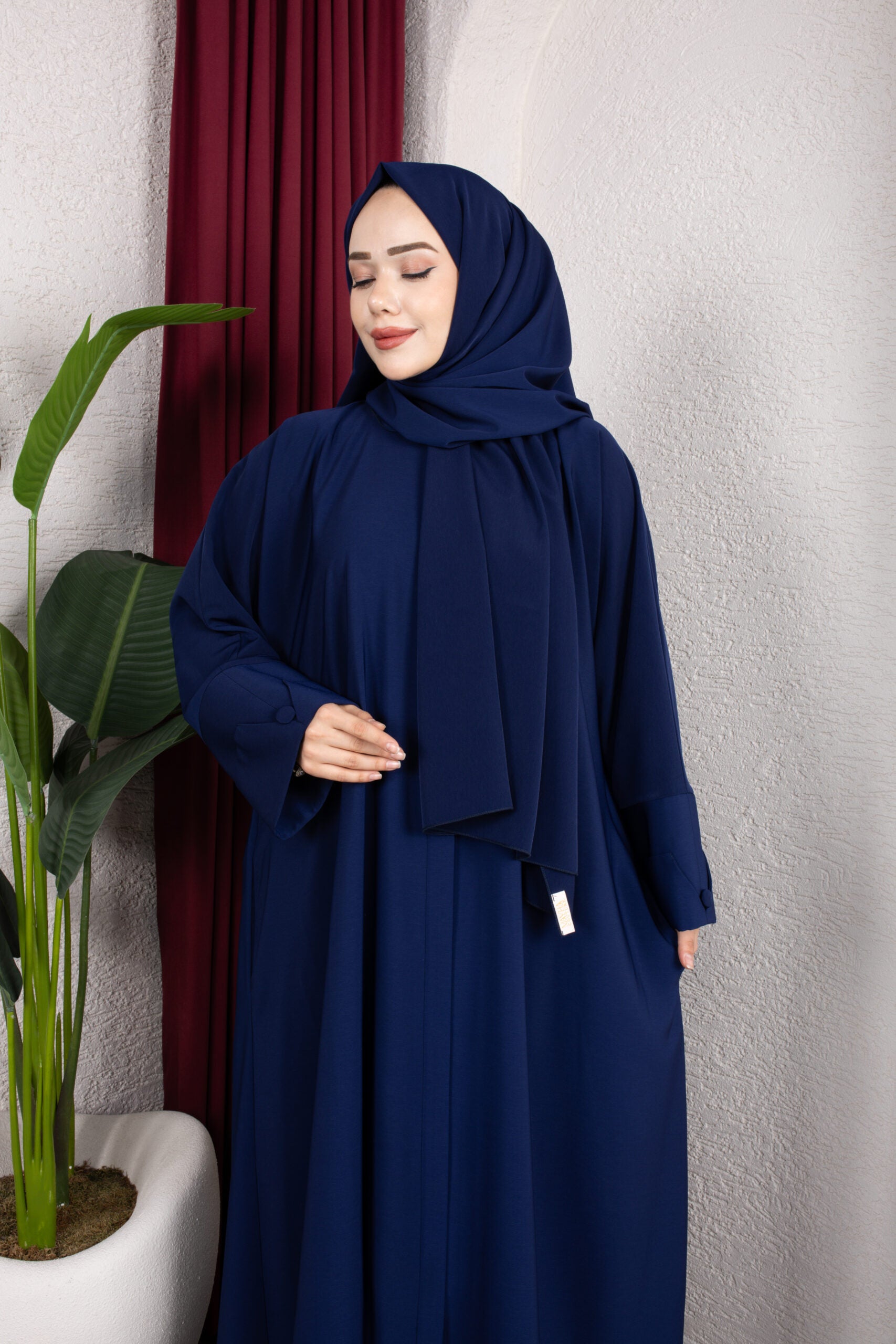Liva Abaya Lacivert ön görünüm - Mayha Couture abaya