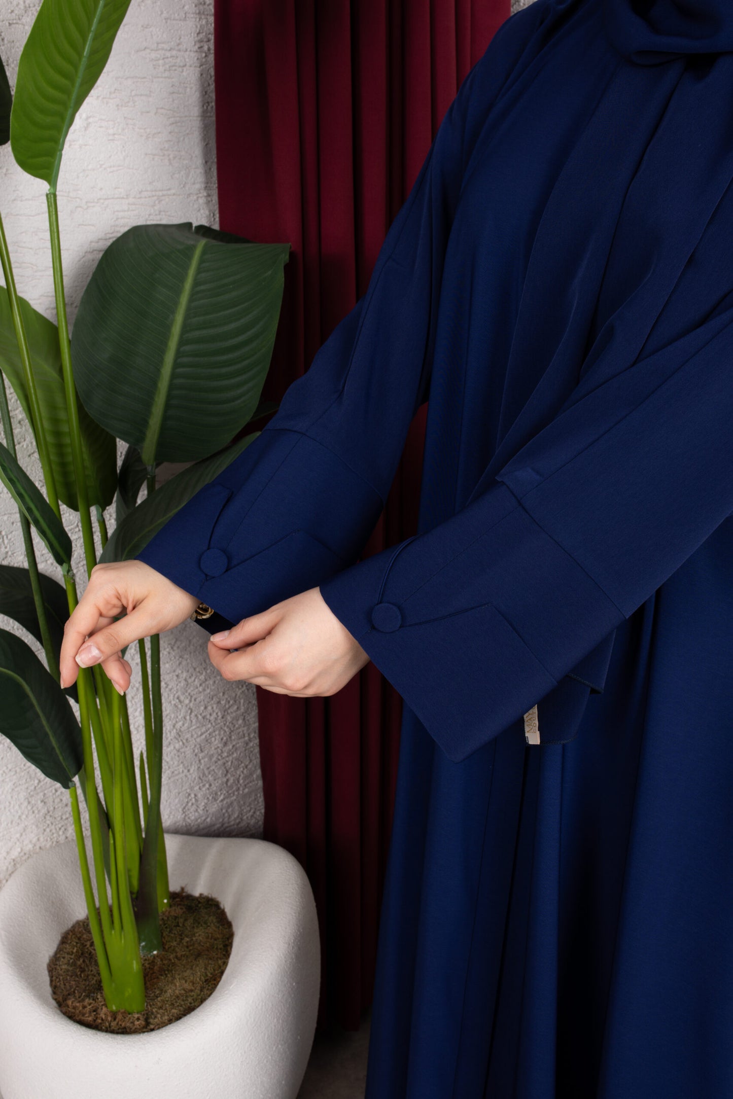 Liva Abaya Lacivert kumaş detayı - Mayha Couture abaya