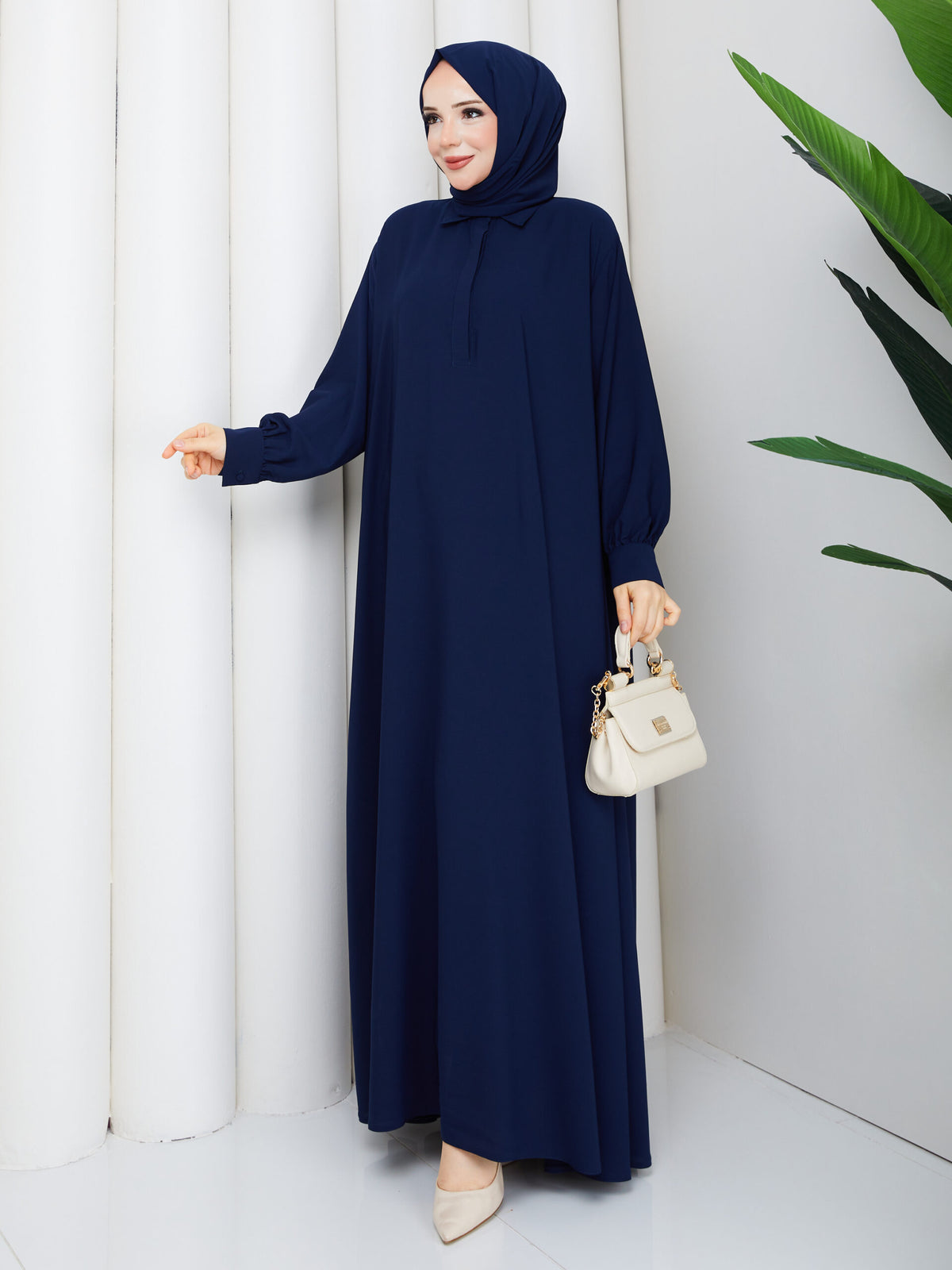 Zümra Abaya Lacivert kumaş detayı - Mayha Couture abaya